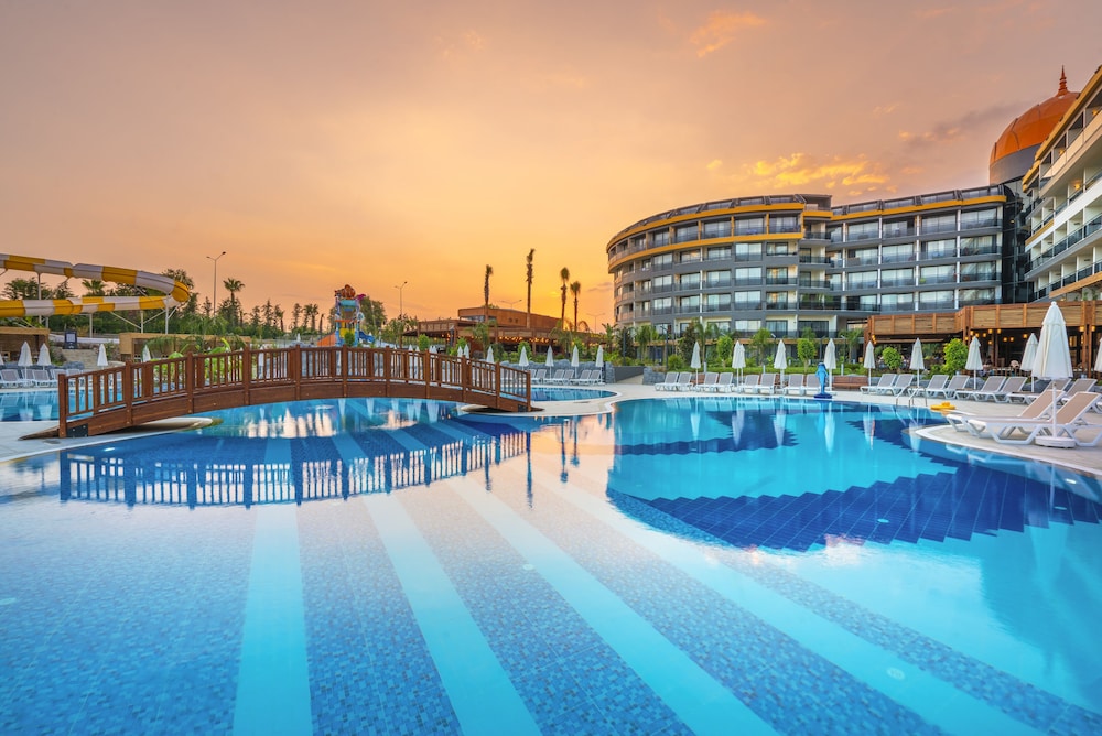 Arnor Deluxe Hotel And Spa 64/71