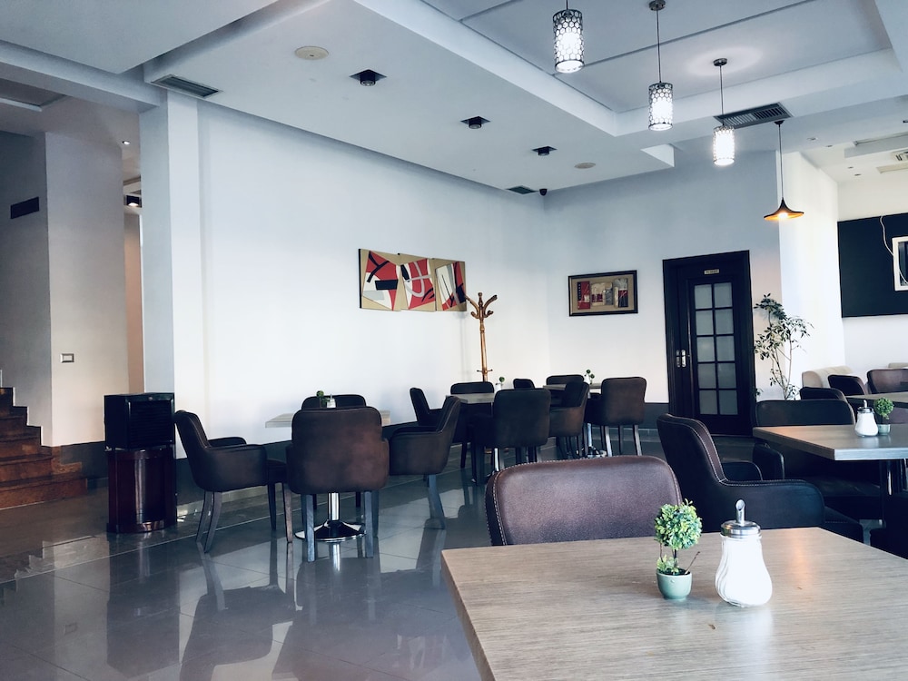 Kompleksi Arifi Hotel 33/50