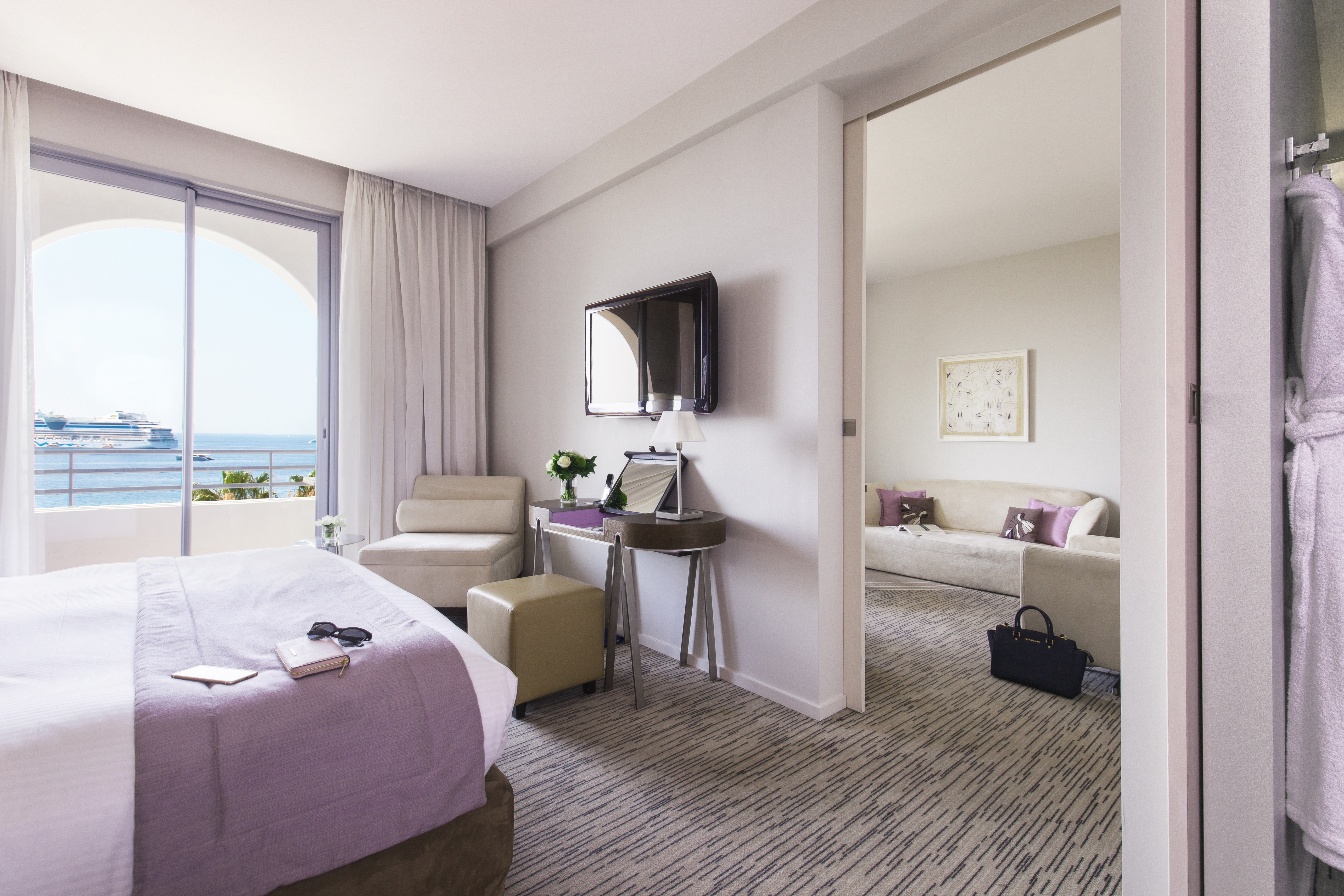 Suite, Sea View