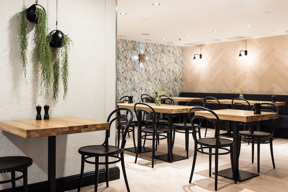 restaurant cafeteria