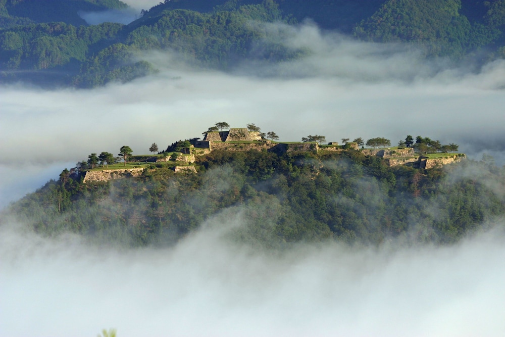 EN Takeda Castle Town Hotel 55/59