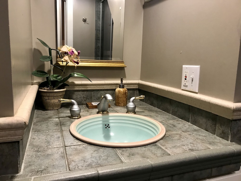 Arden Forest Inn 38/72