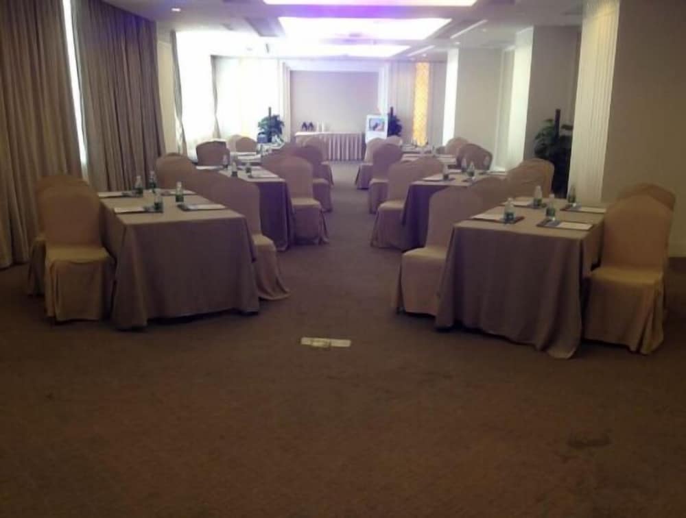 Hilton Garden Inn Shenzhen Dameisha 74/80