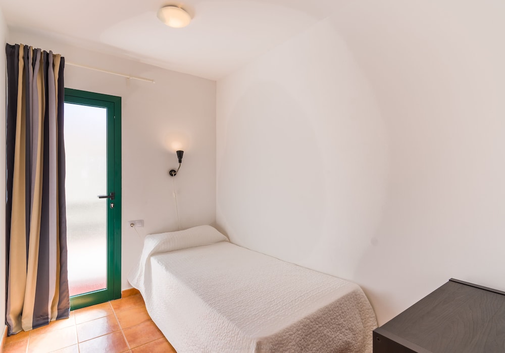 Apartamentos Los Rosales 30/75
