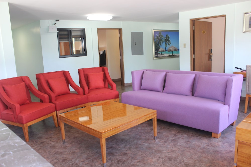 Saipan Beach Hotel 38/66
