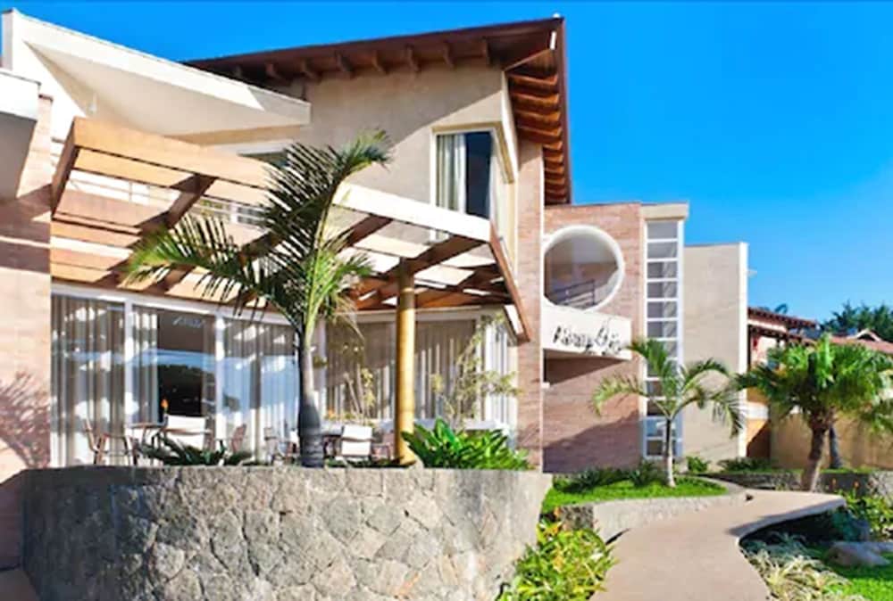 Abayomi Hotel 42/48