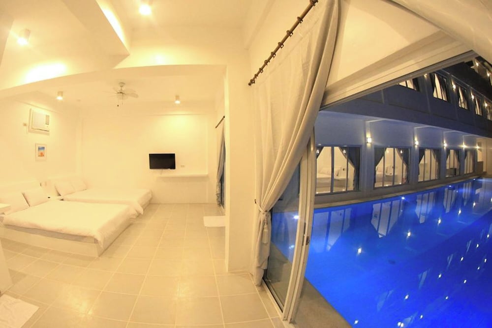 Coron Bluewave Hotel 64/75
