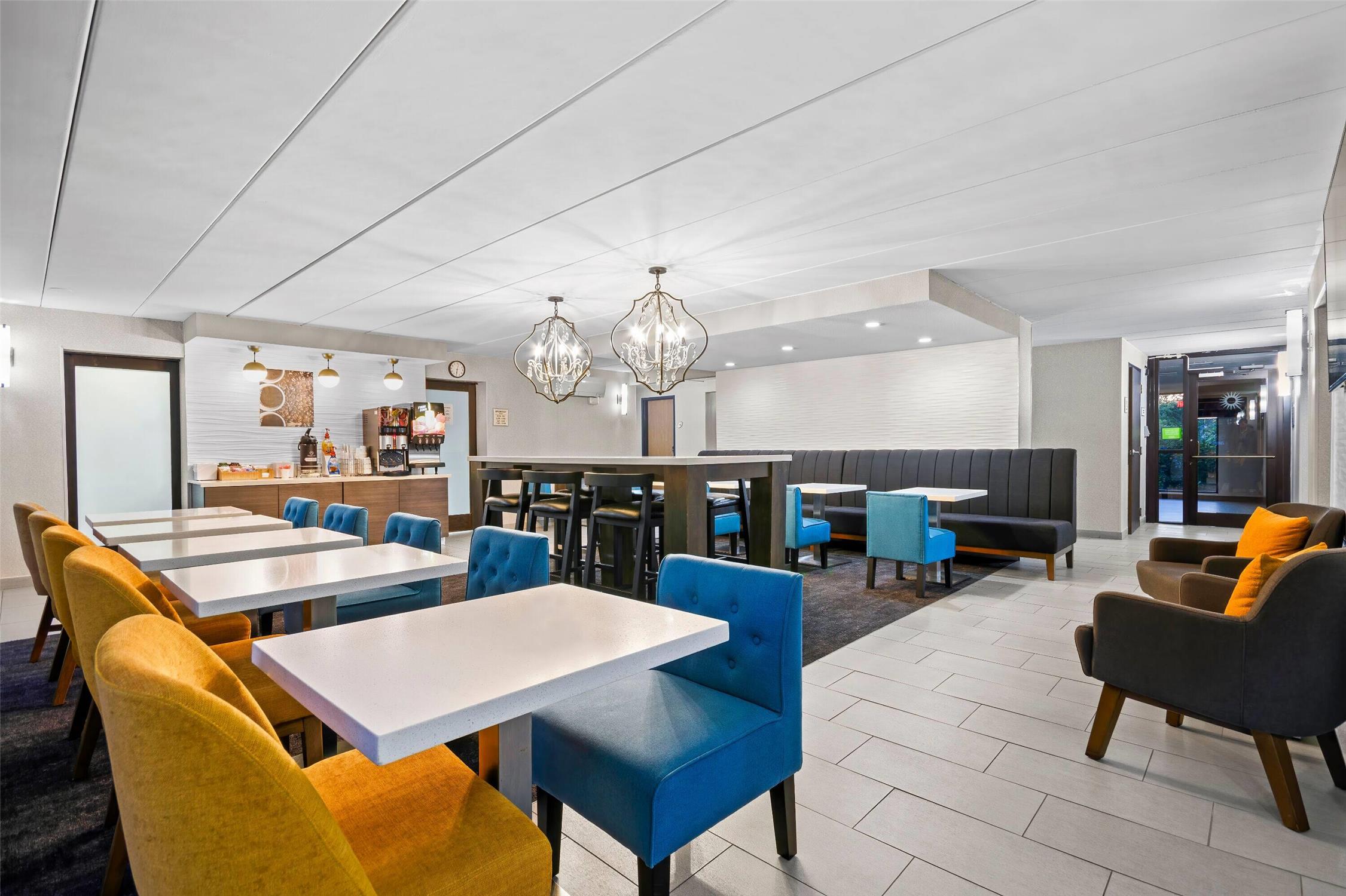 La Quinta Inn & Suites by Wyndham Sturbridge 33/50