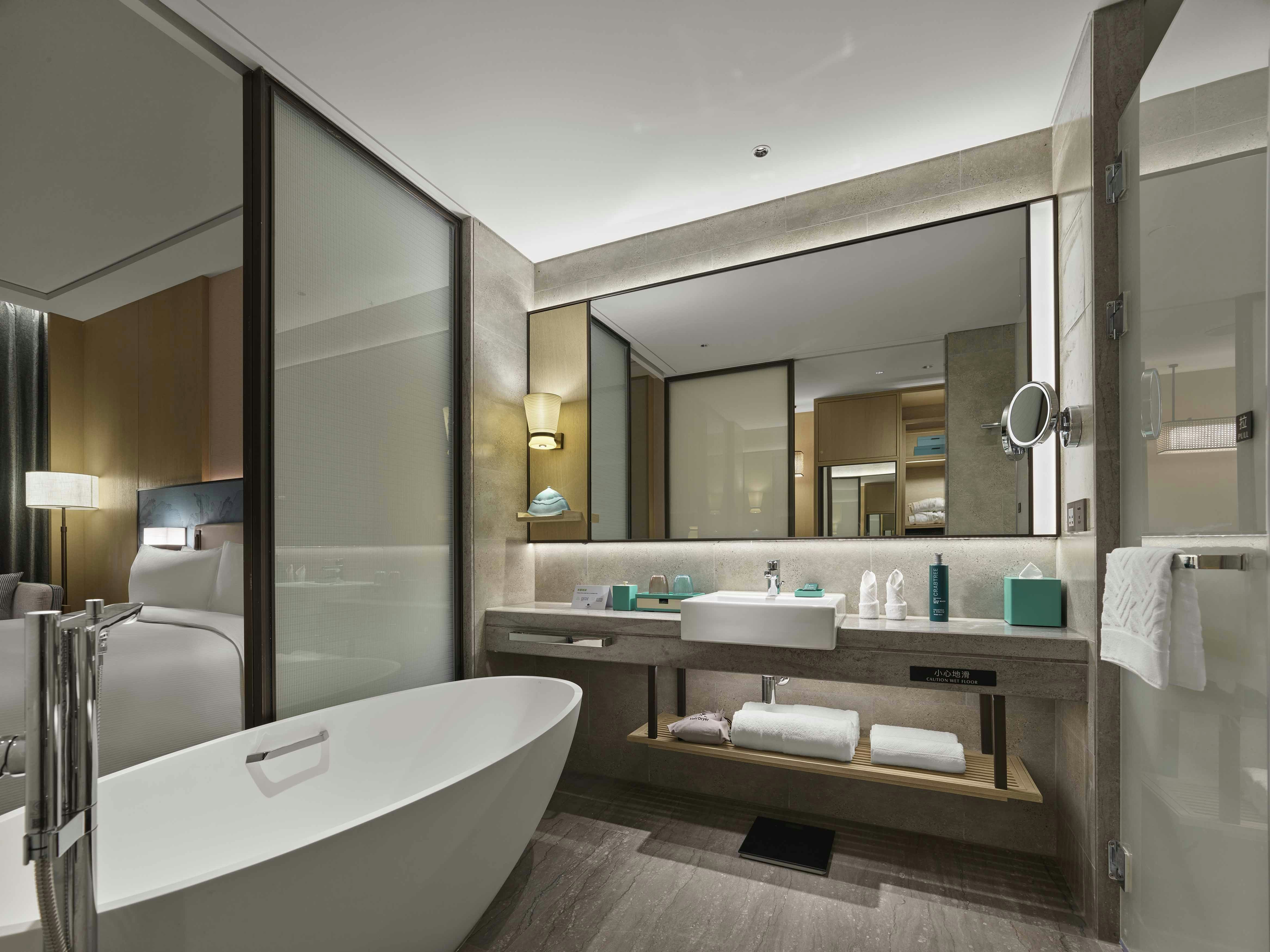 غرفة بسرير كينج، DoubleTree by Hilton Taizhou Shenxianju 4/4