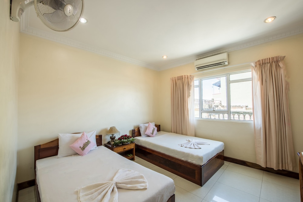 Seng Hout Hotel 33/53