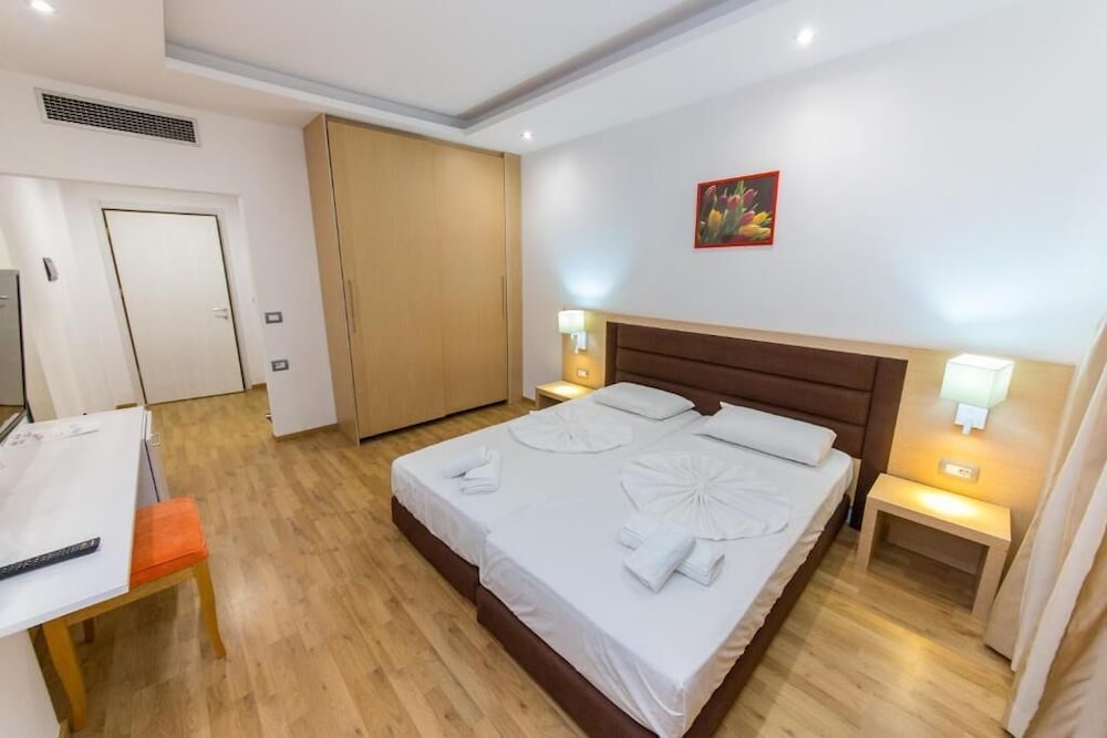 Hotel Saranda Palace 20/70