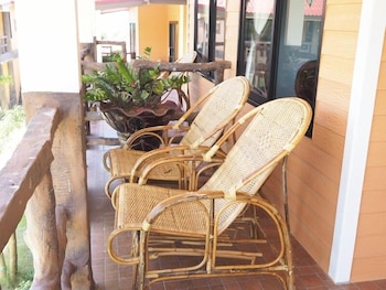 Chomview Resort 67/70