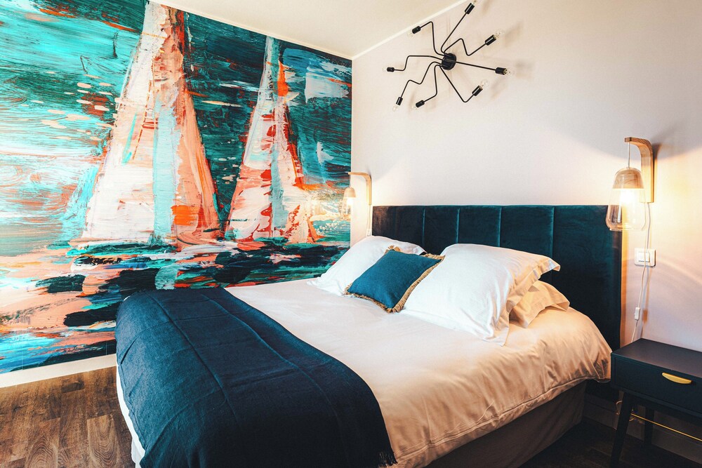 Junior Suite, King Bed, Trundle Bed, Canal View, Le Suffren, BW Signature Collection 7/10