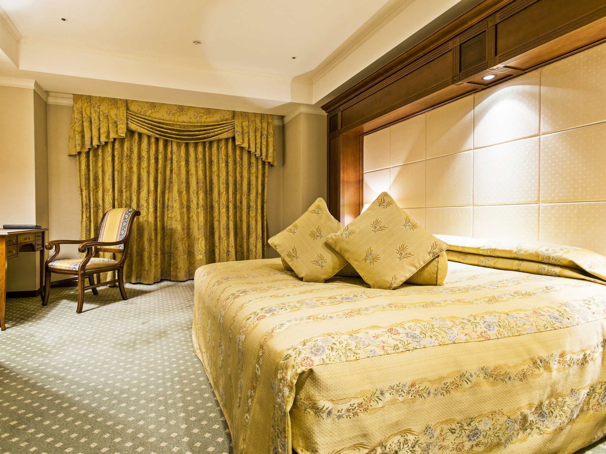 PREMIER, SUITE, DOUBLE BED