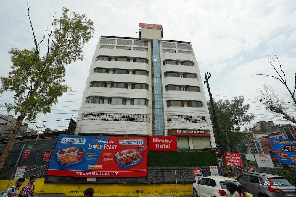 Nirulas Hotel 6/50