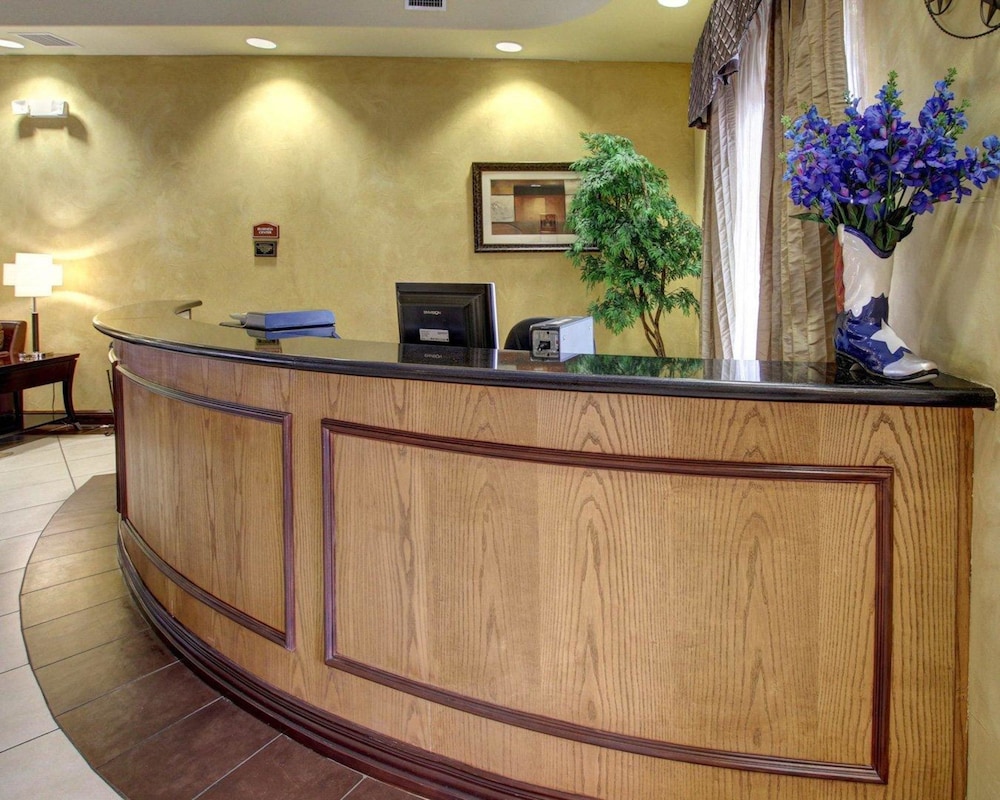 Comfort Inn And Suites Alvarado, TX 10/45