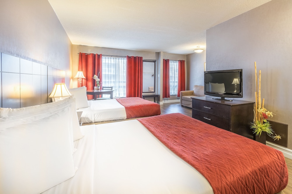 DELUXE, 2 QUEEN BEDS