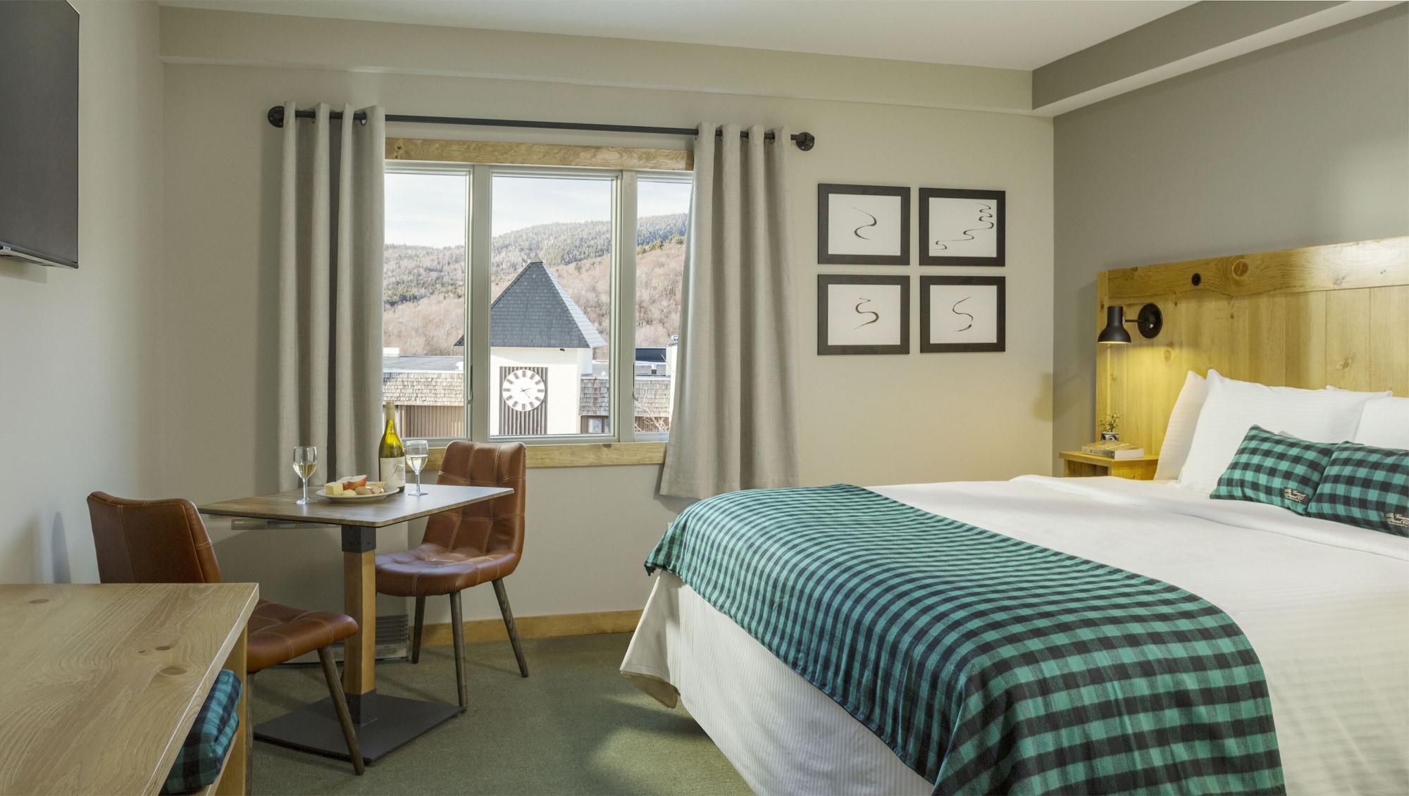 Deluxe, King Bed, Village View