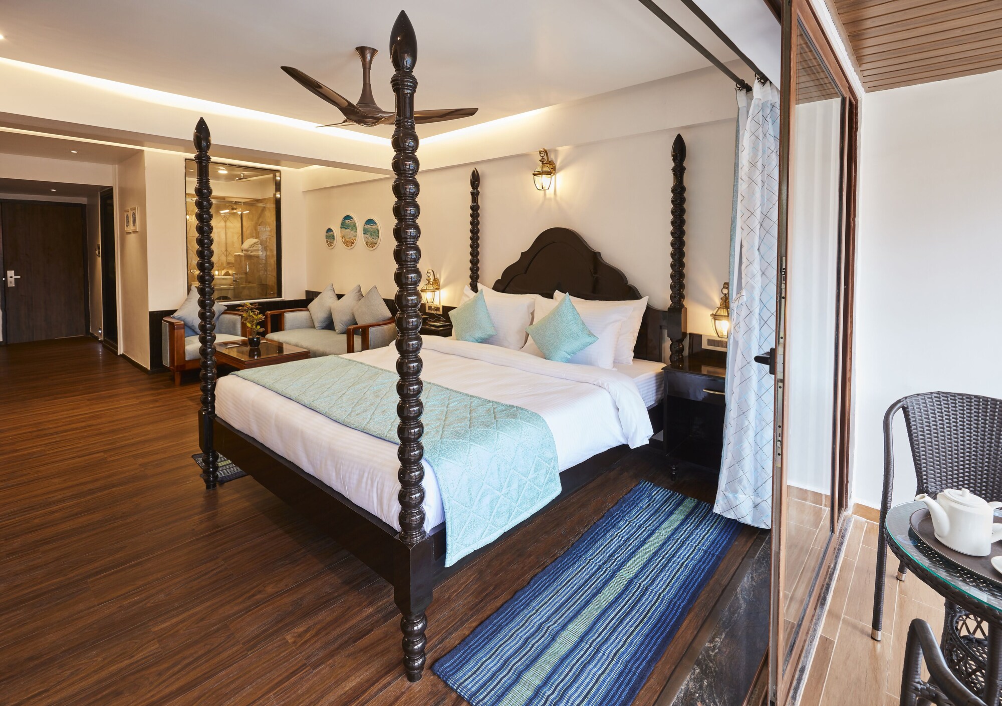 Premium, King Bed, Pool View, Pool Side