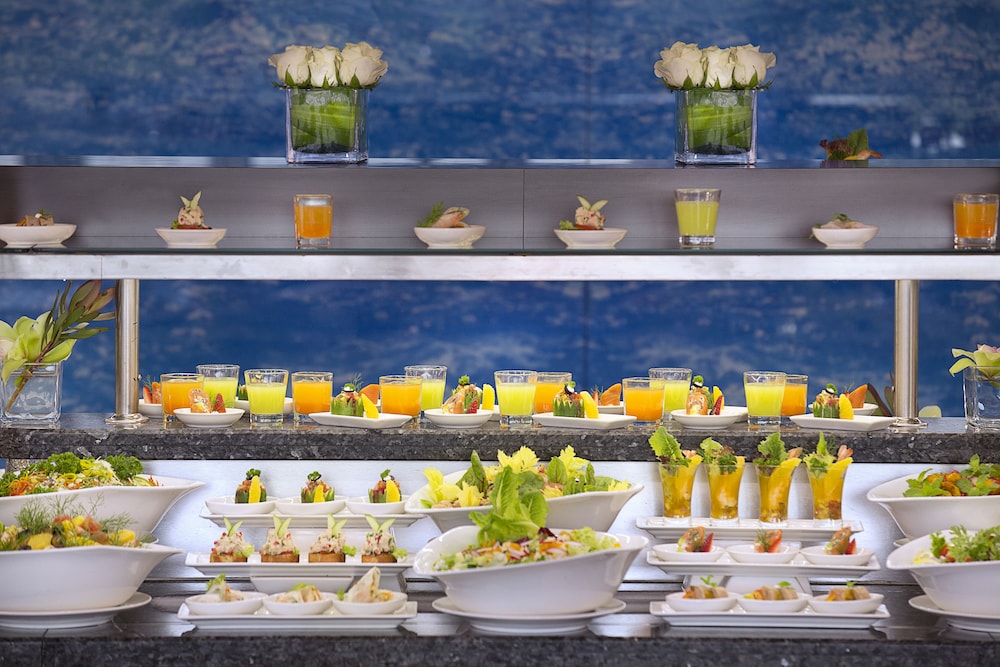 restaurant cafeteria
