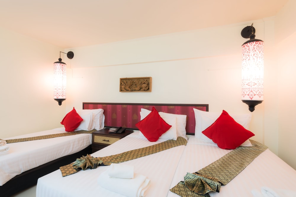 Nak Nakara Hotel 40/74