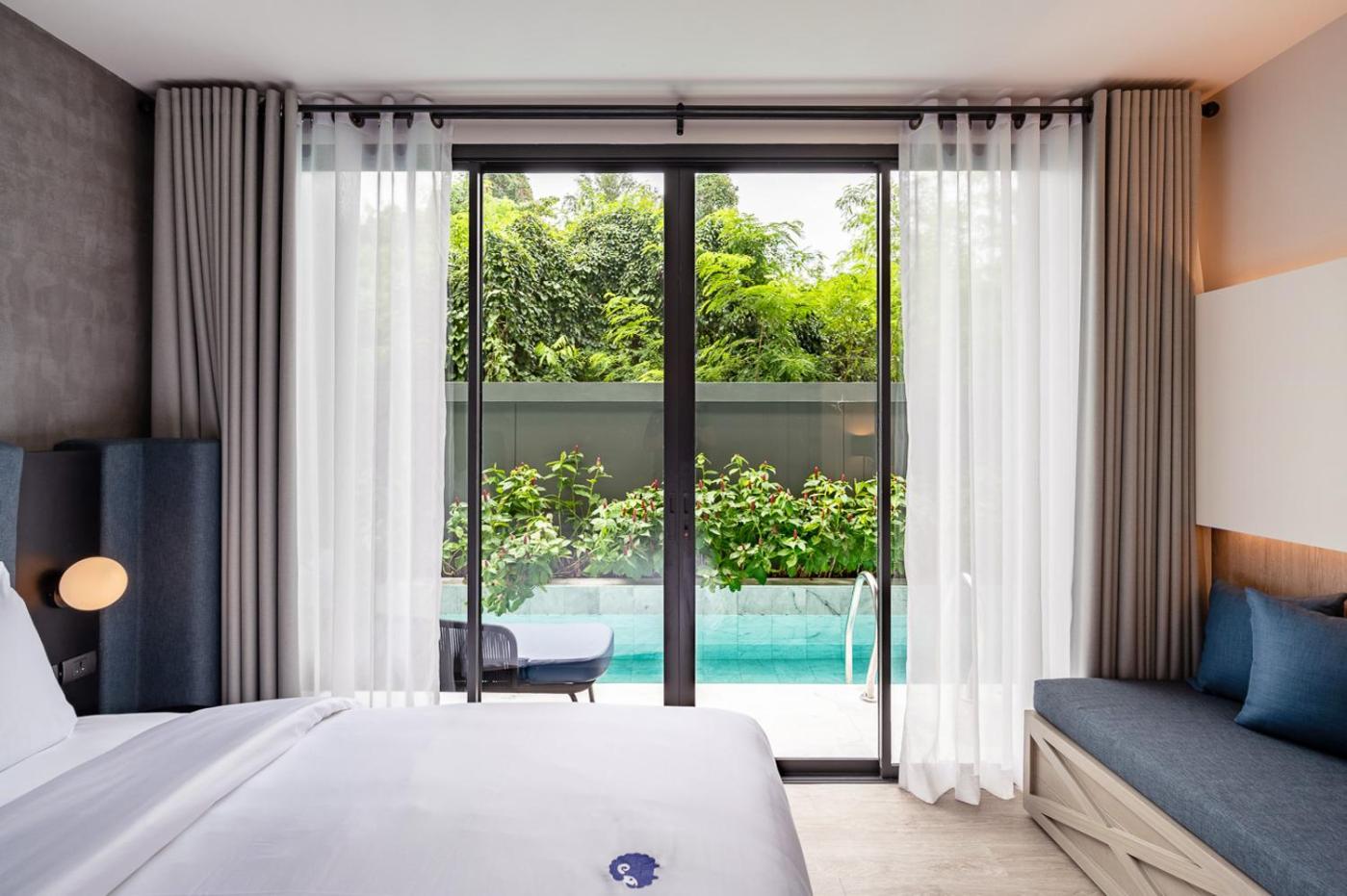 Deluxe, Double Bed, Pool Access