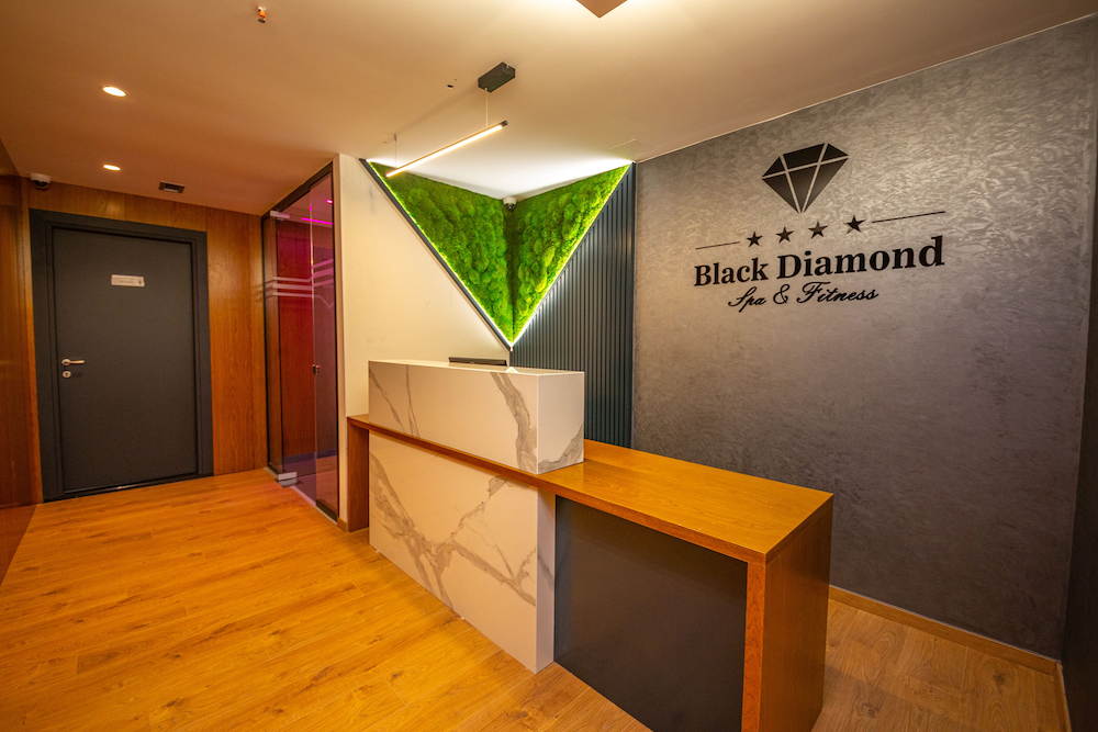 Black Diamond Hotel 3/21