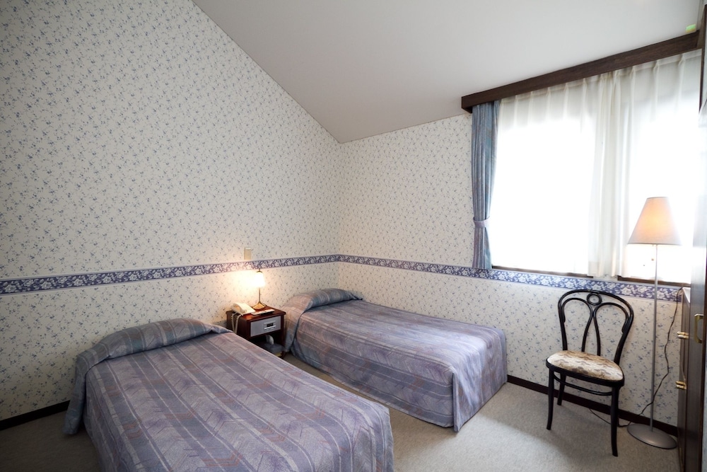 Camellia Inn 3/23