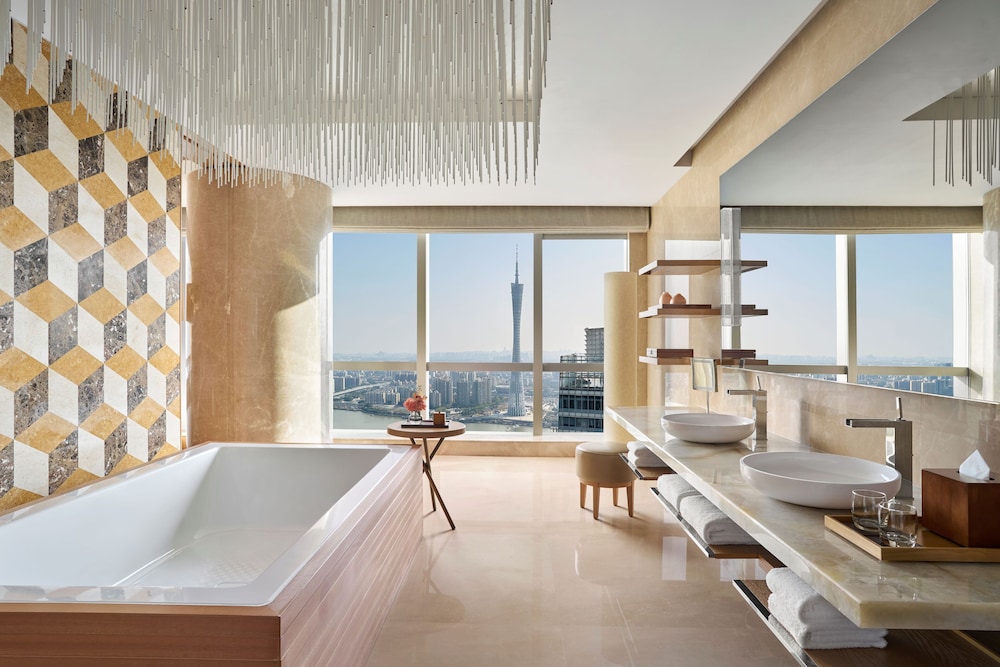 PARK HYATT GUANGZHOU 37/71