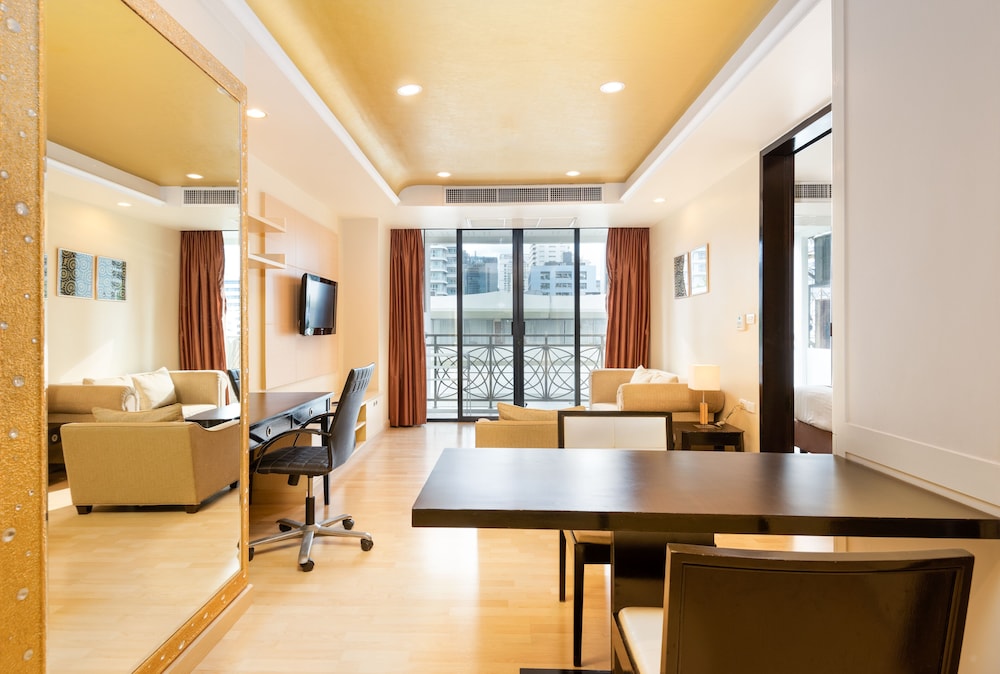 Admiral Premier Bangkok 52/69