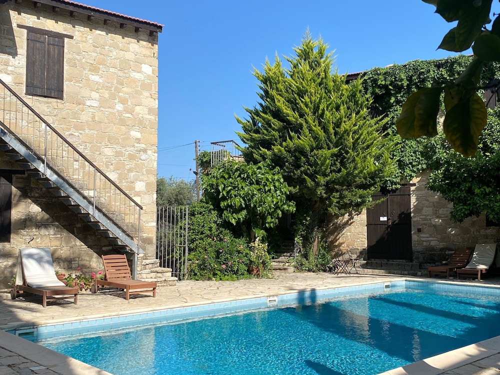 Porfyrios Country House 38/39