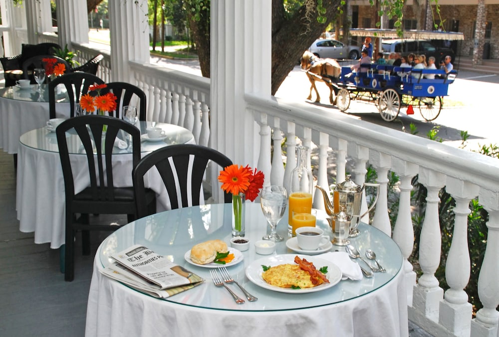 Rhett House Inn 36/50