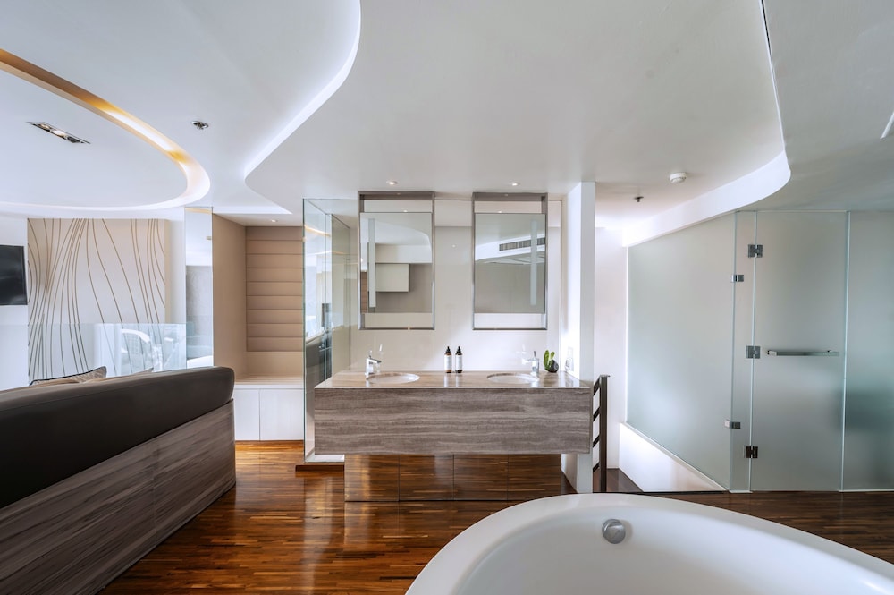 Hotel Baraquda Heeton Pattaya by Compass Hospitality 50/50