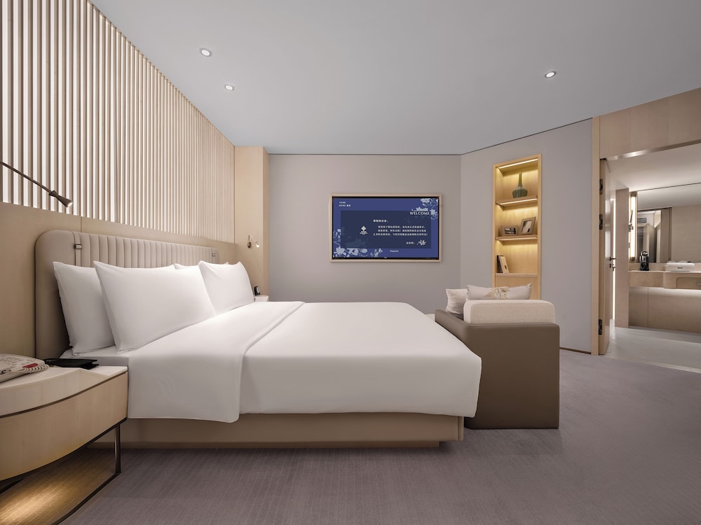 3 Bedrooms, Magic, Tower, Family, Twin Beds, Queen and Twin Beds