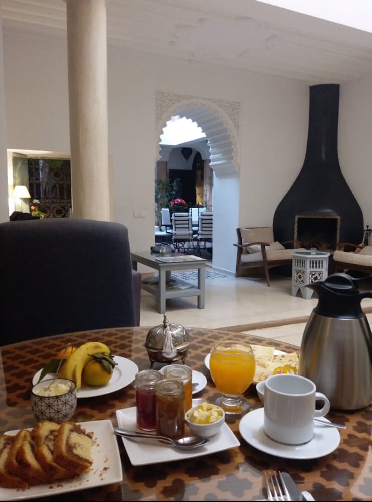 Riad Tawargit 39/50