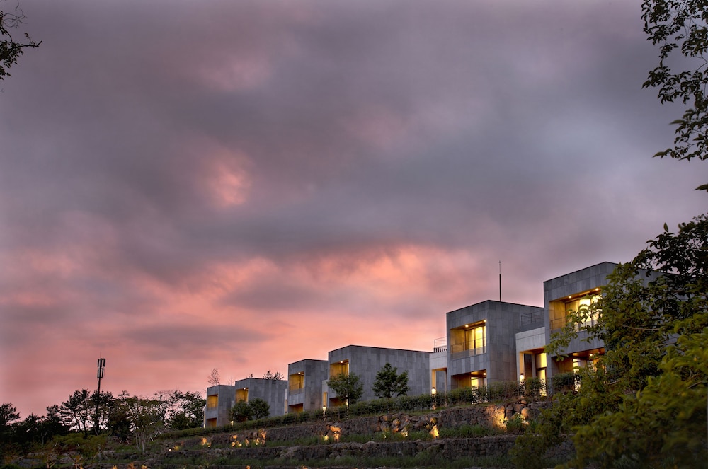 Lotte Resort Jeju Art Villas 43/50