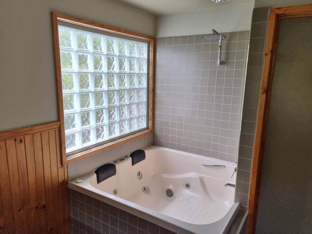 D'Altons Resort 49/50