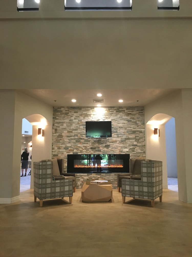 AC Hotel By Marriott Portland Lake Oswego 42/68