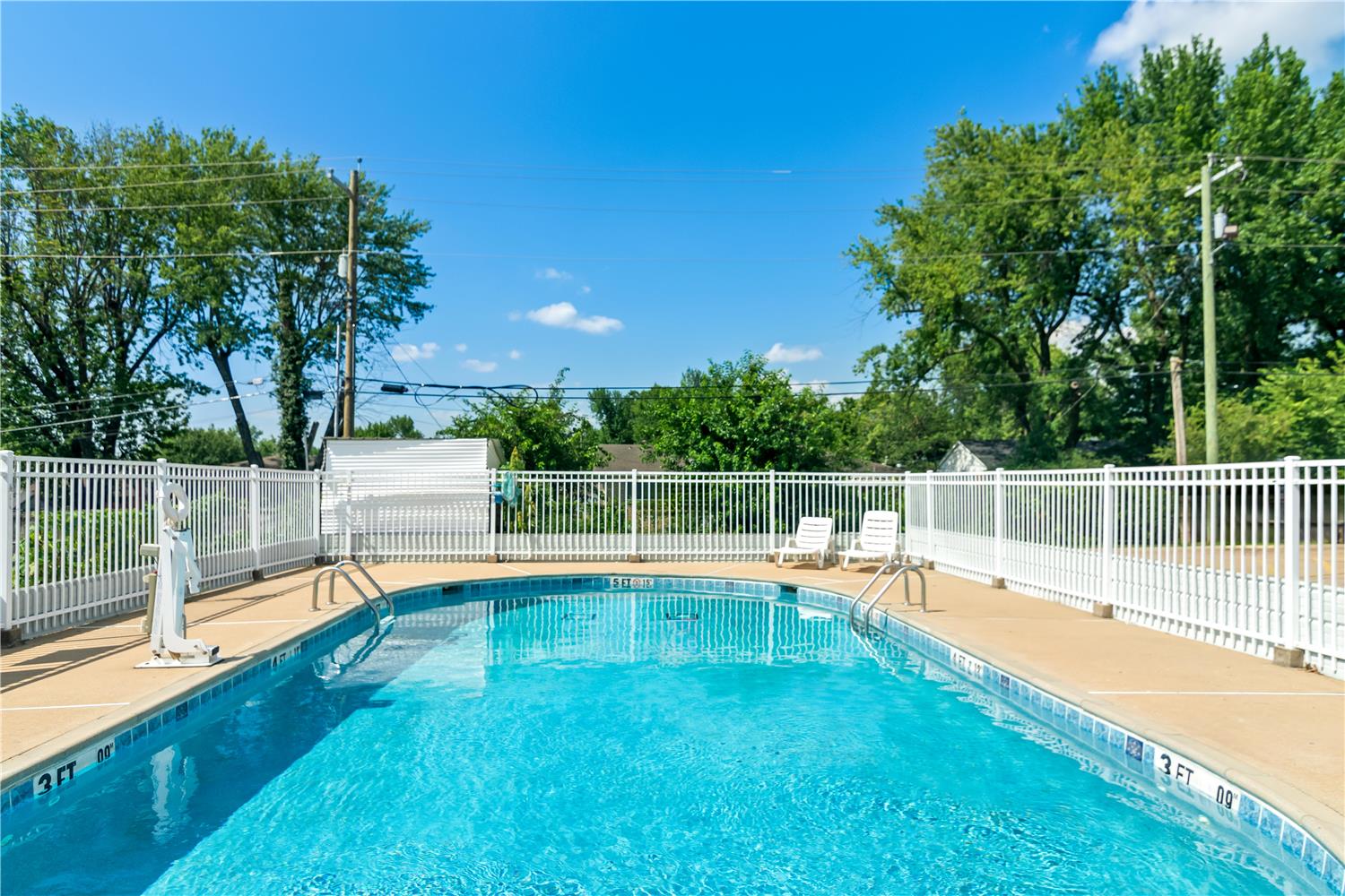 Americas Best Value Inn Suites Siloam Springs 26/26