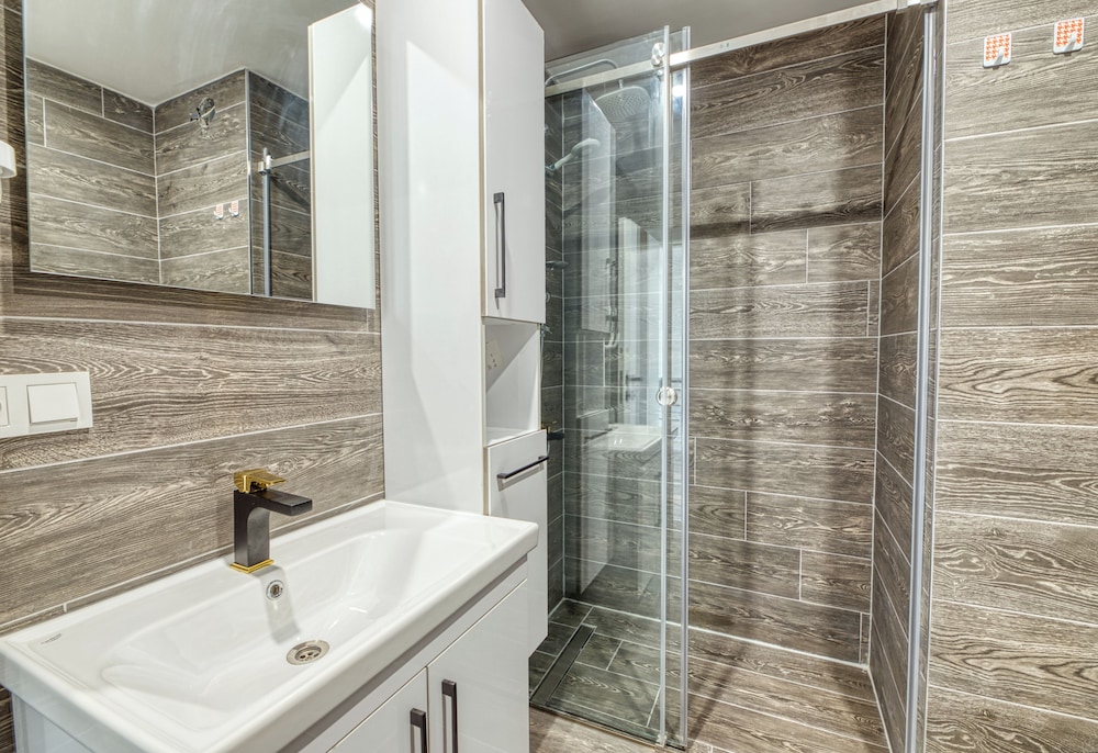 Gris & Verde Suite Hotel 46/50