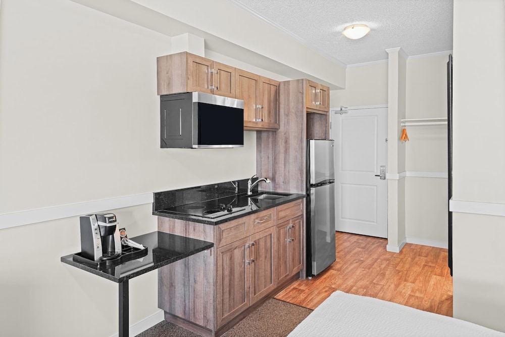 Days Inn by Wyndham Lamont 32/50