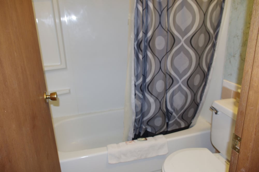 Love Hotels Western Holiday at Harlan Lake NE 30/51
