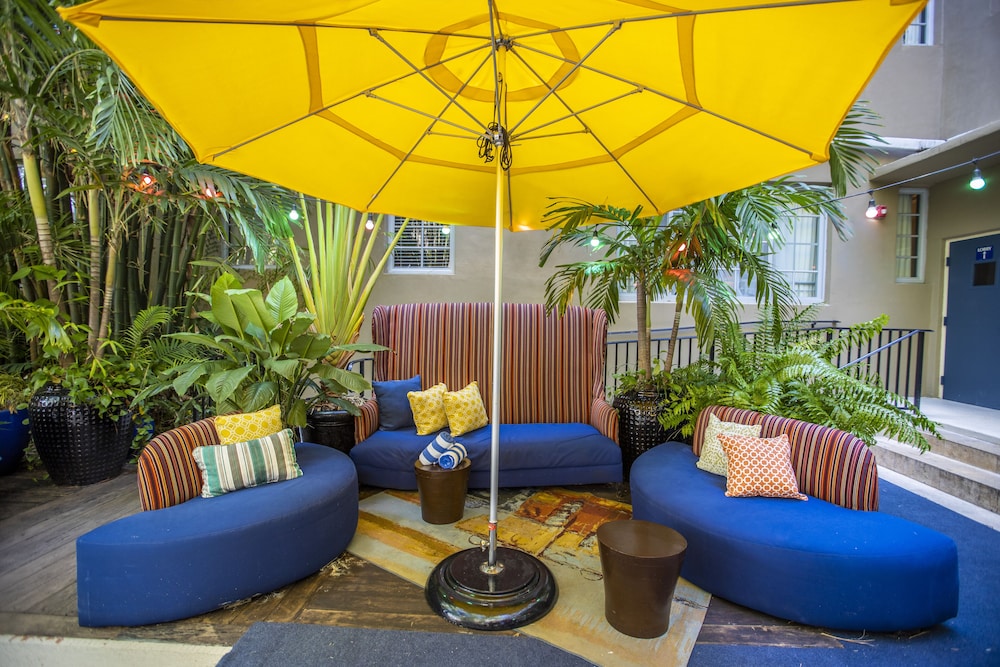 Riviera Suites South Beach 47/65