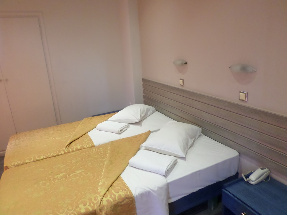 Nafsika Hotel 20/50