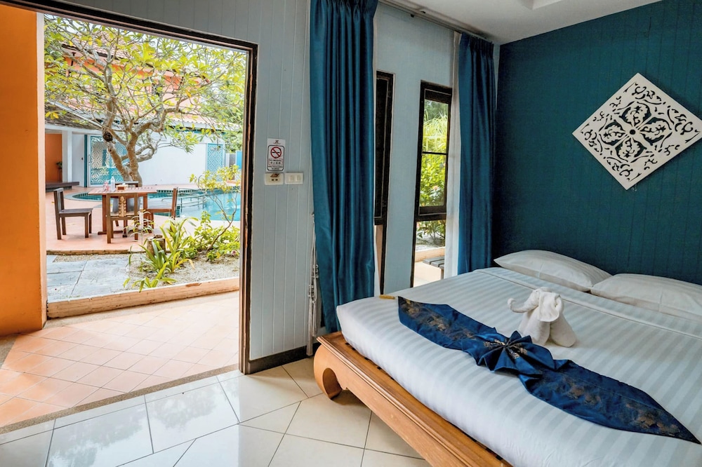 Superior, Triple, 1 King and 1 Single Beds