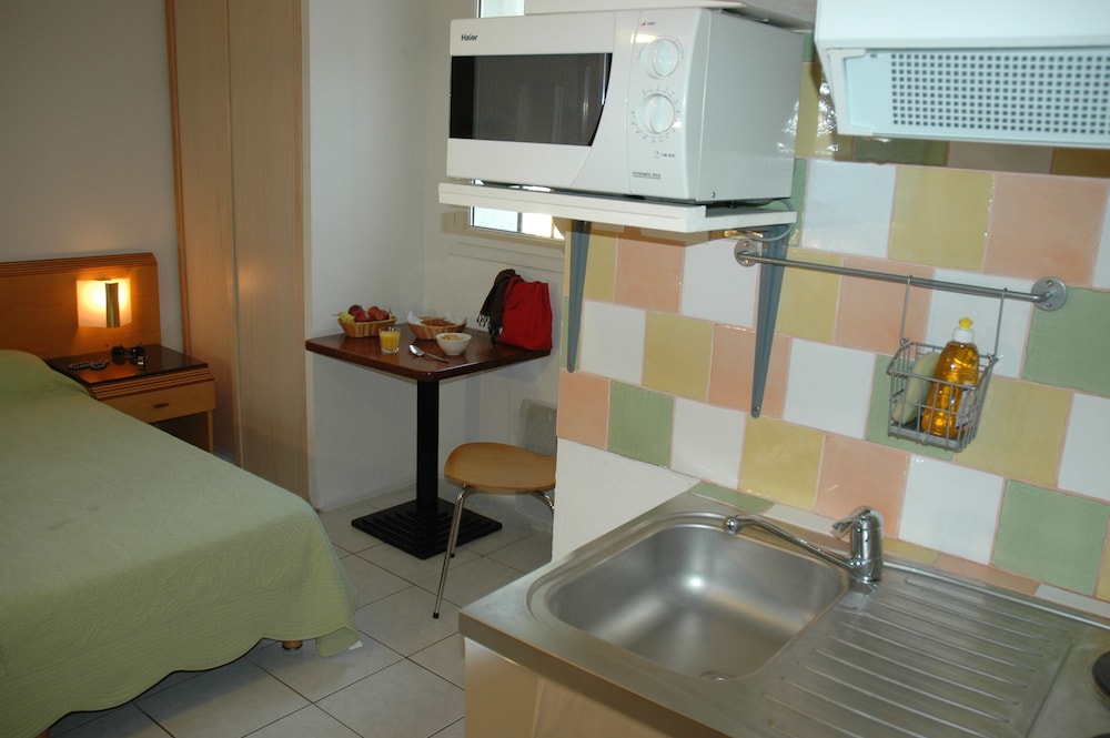 Court Inn and Suites 20/42