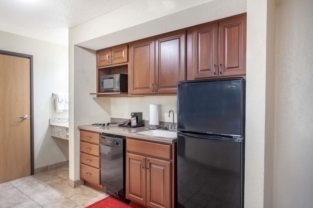AmericInn by Wyndham Mankato Event Center 43/55