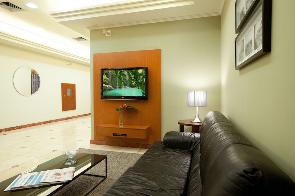 Hotel Moncloa 18/25