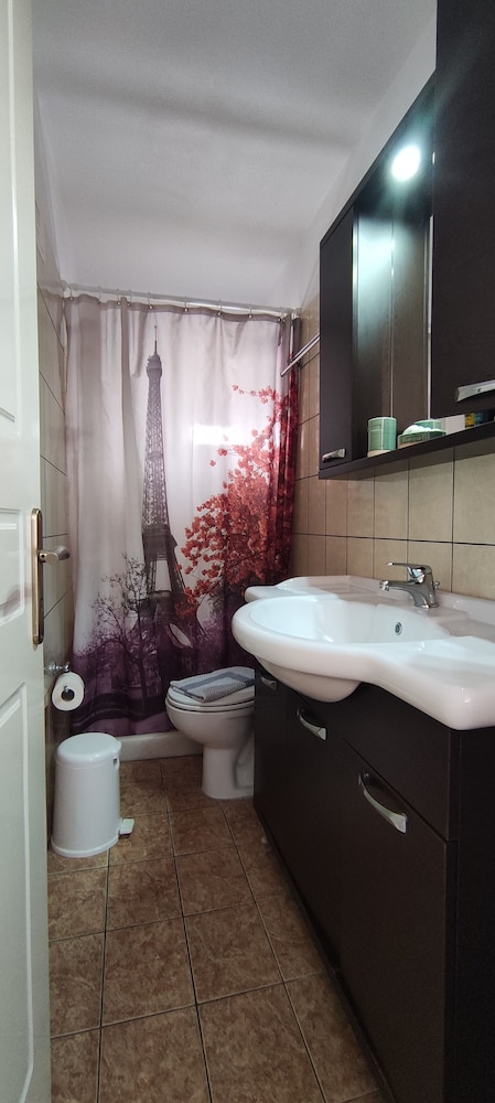 2 BEDROOMS, FAMILY, APARTMENT