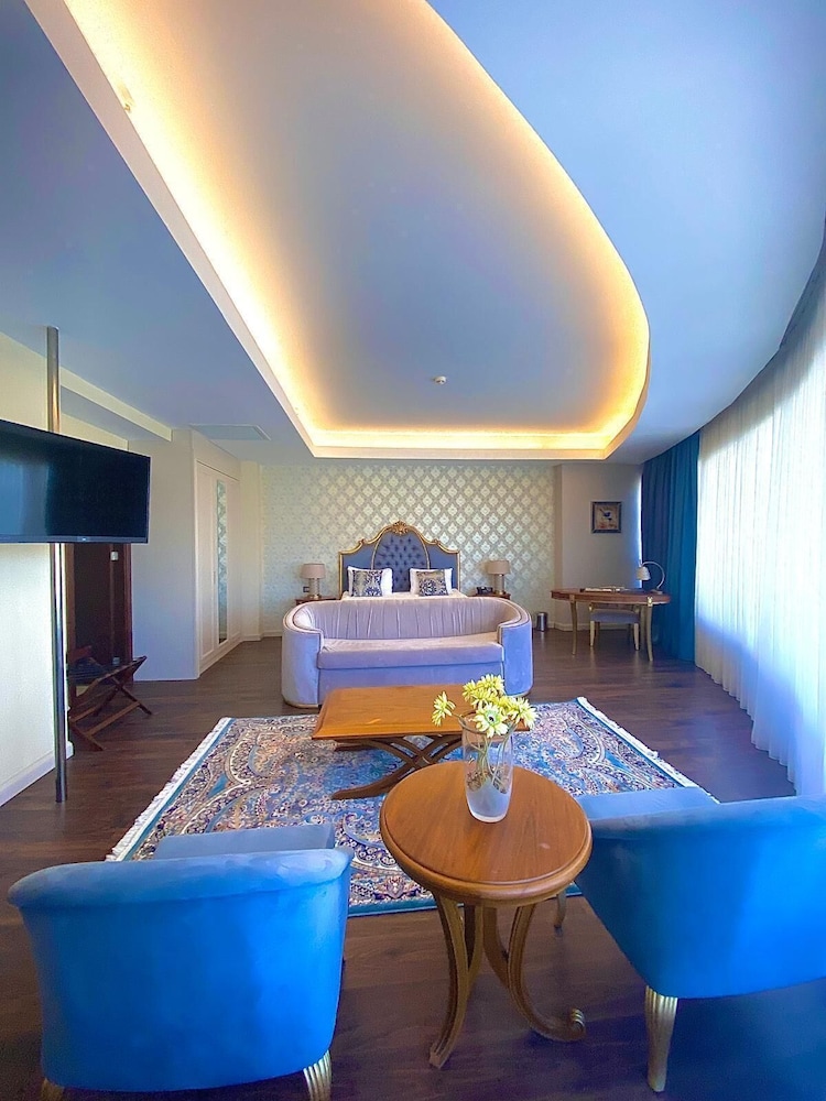 Morrian Hotel 39/50